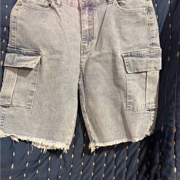 Men's Gray Cargo Shorts - Picture 1 of 2